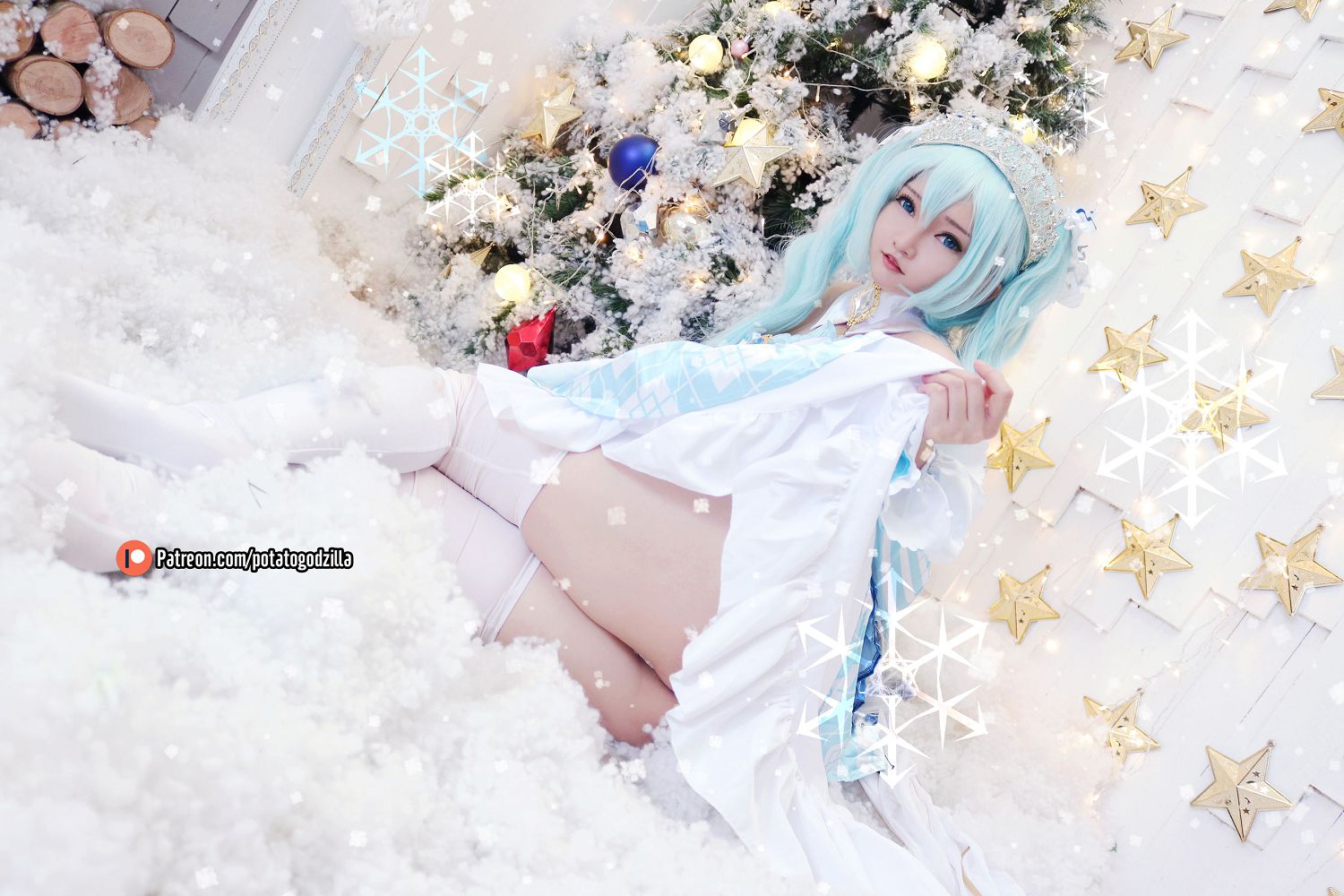 CoserСPotato Godzilla - Snow Miku